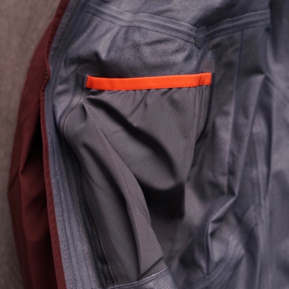Arcteryx sentinel AR jacket women’s - Picture 7 of 9